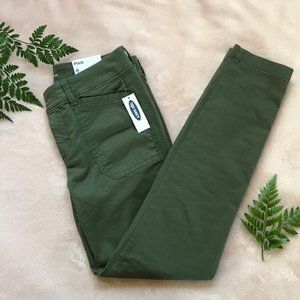 Old Navy Pixie Ankle Pant Army Green - NWT